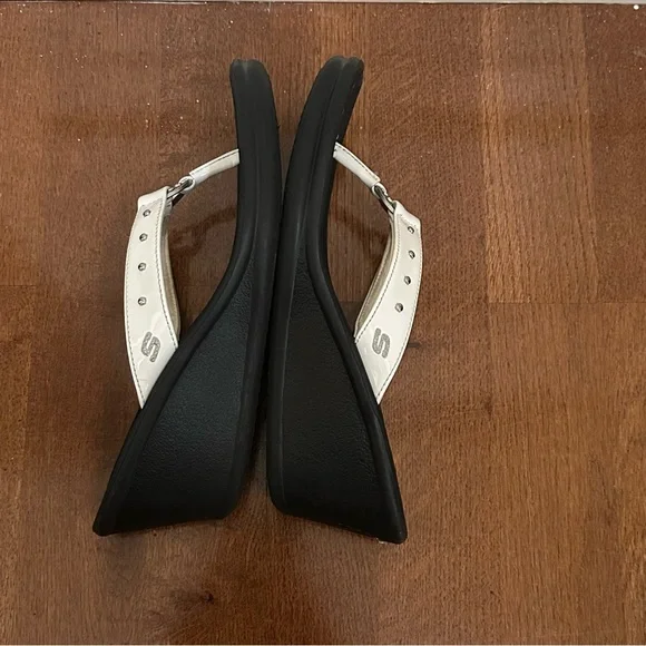 Sketchers Black and White Rhinestones Flip Flop Sandals Size 7.5 - Picture 6 of 16